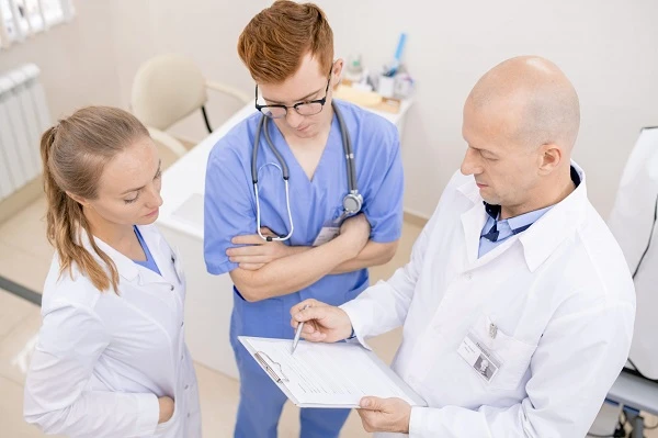 Викладачі медвишів зможуть надавати медичну допомогу в закладі, що є клінічною базою Викладачі медвишів зможуть надавати медичну допомогу в закладі, що є клінічною базою